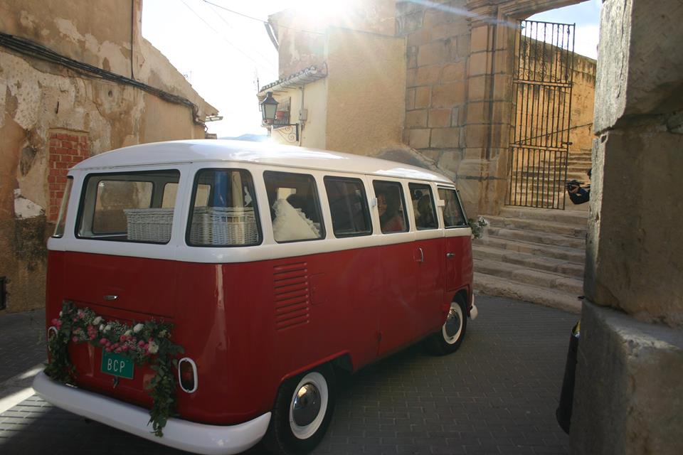 ALQUILAR-FURGONETA_VOLSKWAGEN_BODAS-CLASICOS-MURCIA.jpg